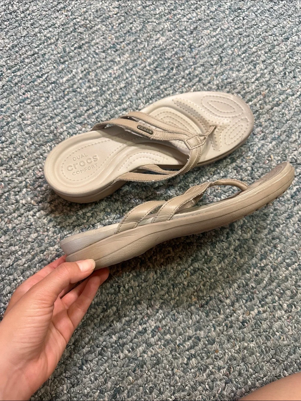Crocs Beige Dual Comfort Thong Sandals Flip Flops - Picture 4 of 4